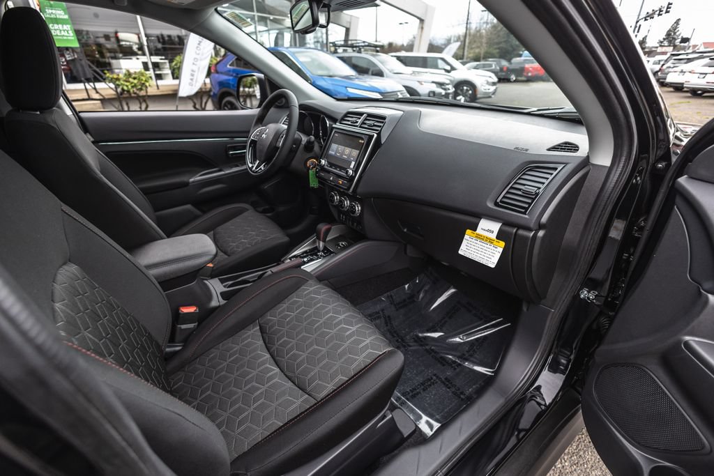 New 2026 Mitsubishi Outlander Sport LE AWD/4WD image 32
