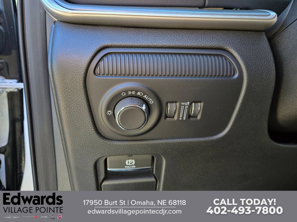 New 2026 Jeep Grand Wagoneer L Limited AWD/4WD image 12