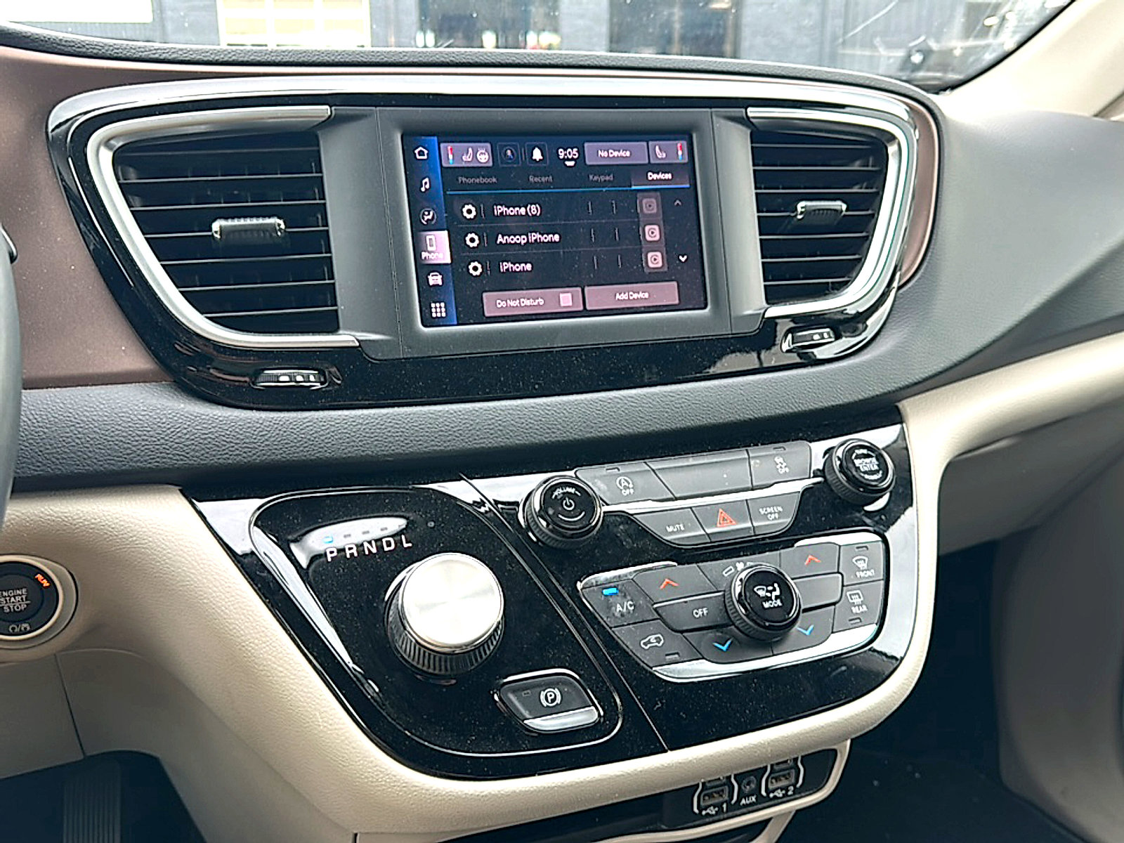 Used 2022 Chrysler Voyager LX FWD image 21