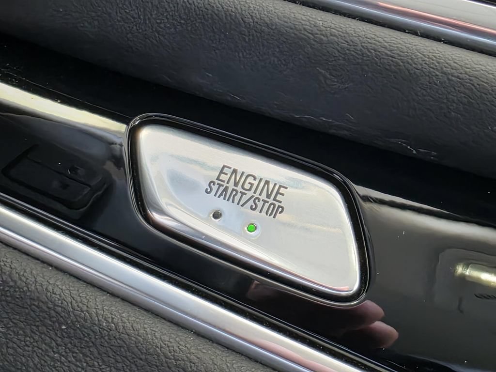 Used 2022 Buick Enclave Avenir w/ Avenir Technology Package FWD image 39