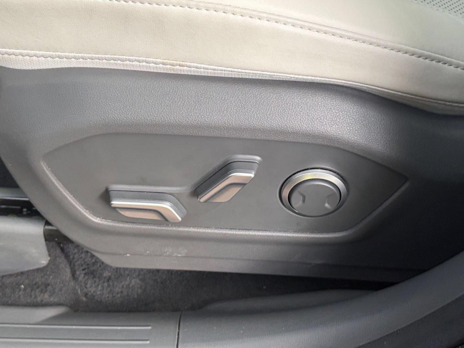 Used 2026 Hyundai Santa Fe SEL FWD image 22