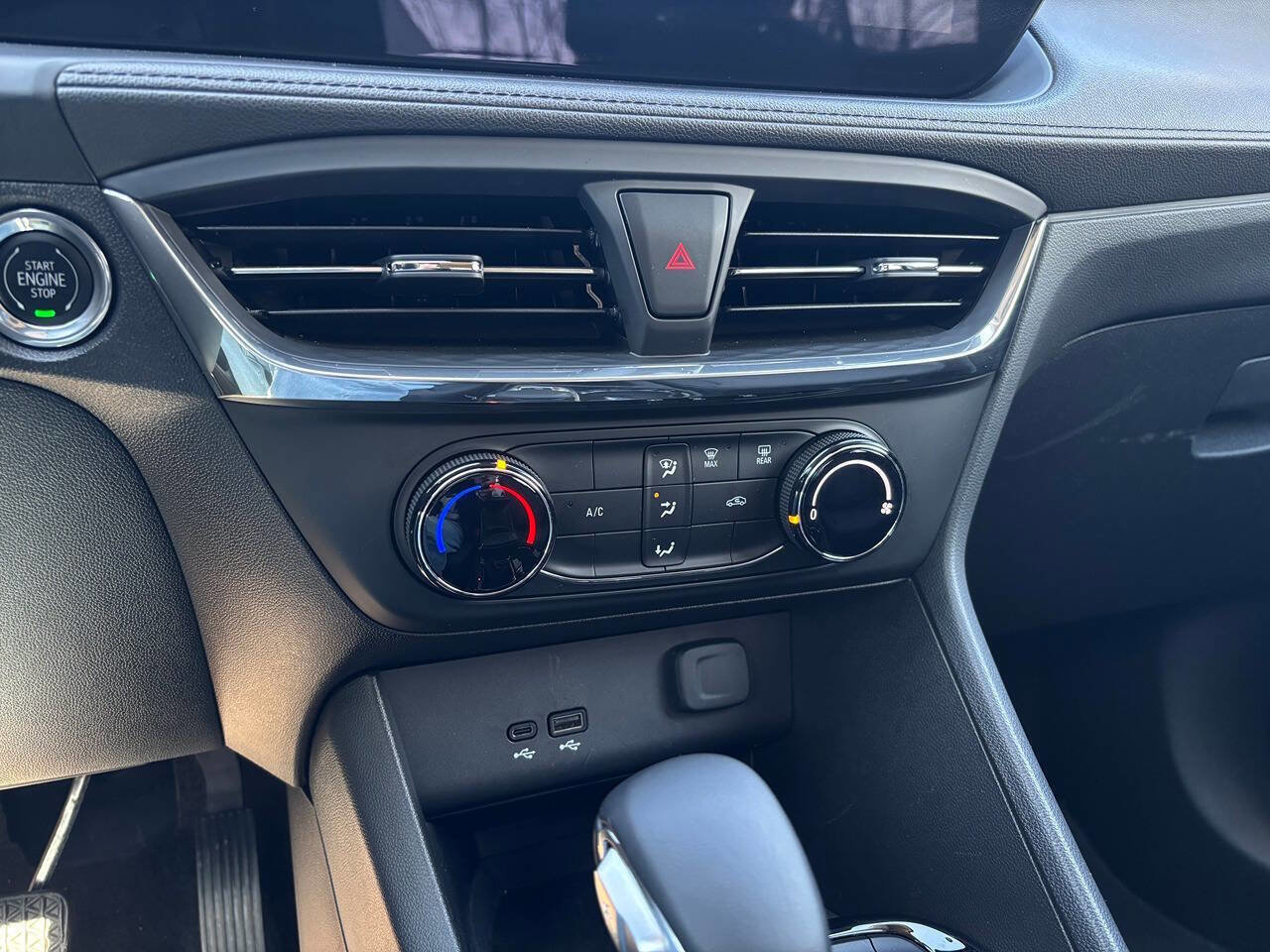 Used 2025 Buick Encore GX Preferred image 18