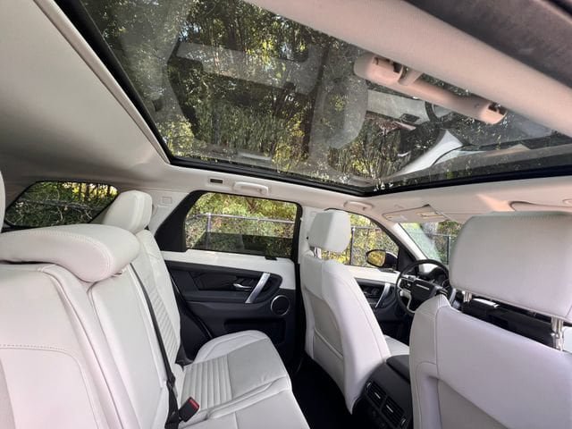 Used 2023 Land Rover Discovery Sport SE AWD/4WD image 35
