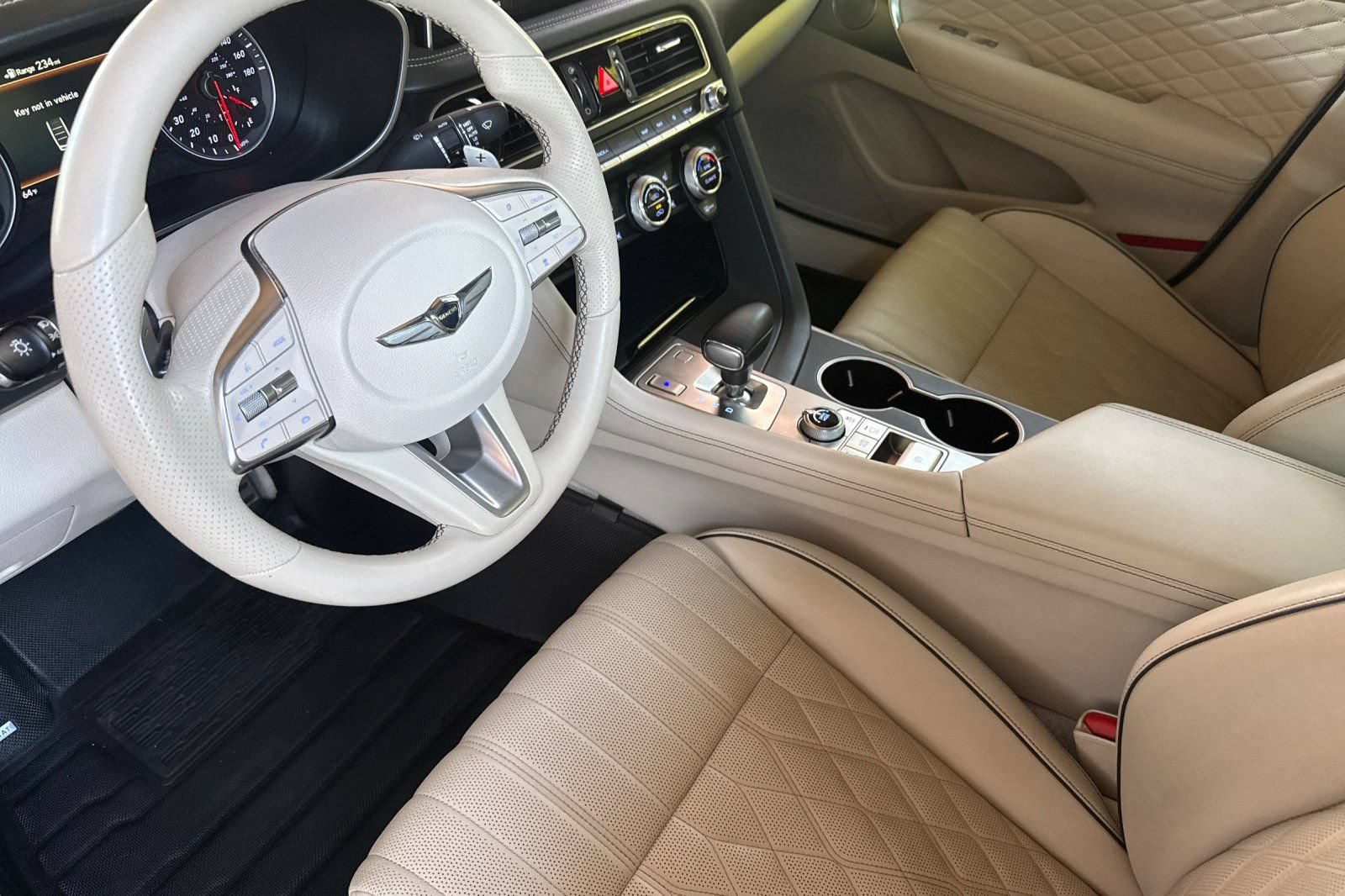 Used 2019 Genesis G70 3.3T Design RWD image 11