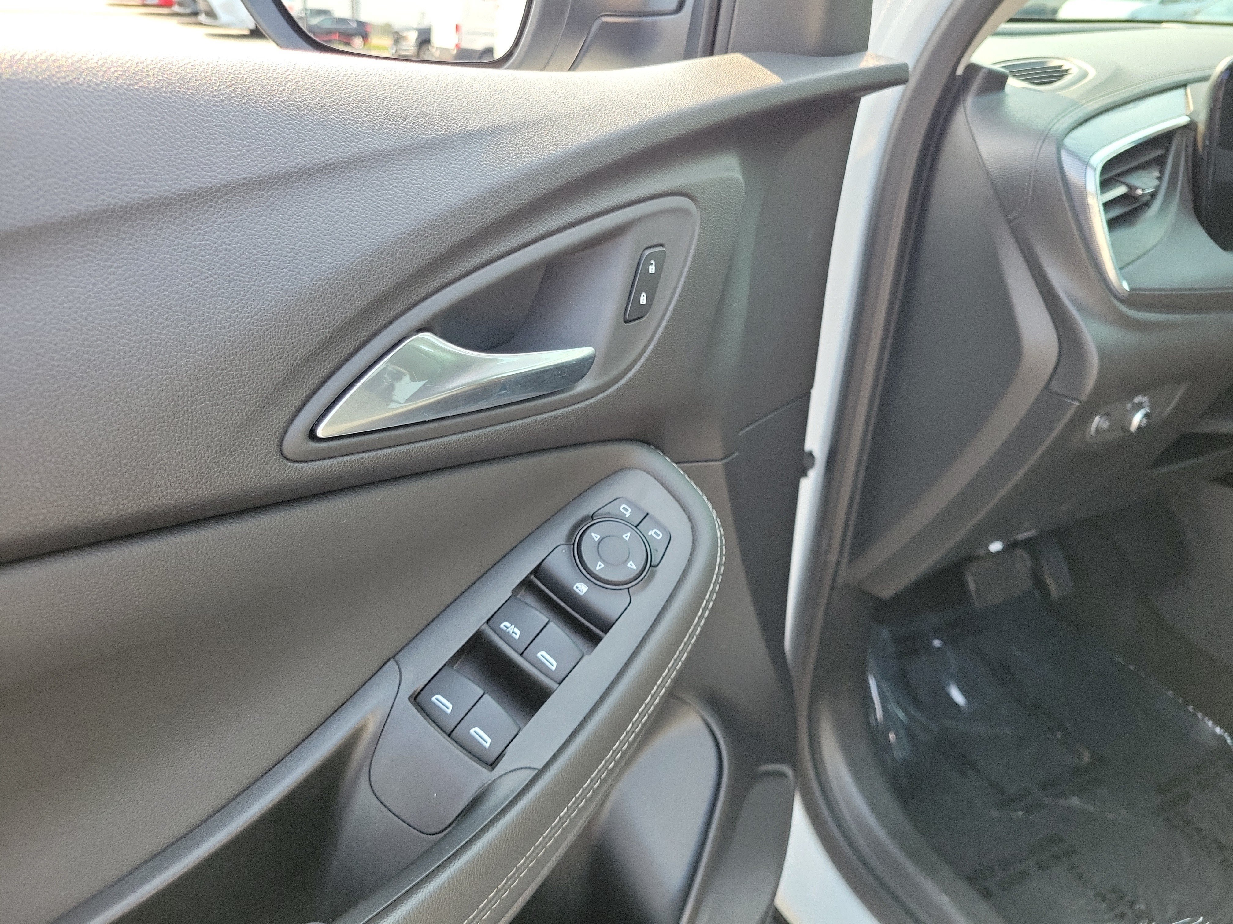 Used 2024 Buick Encore GX Preferred FWD image 18