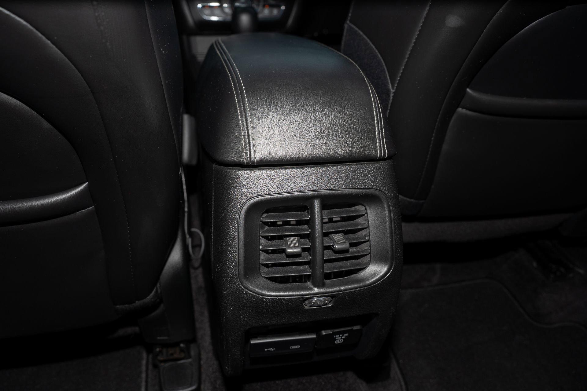 Used 2019 Jeep Cherokee Limited w/ Luxury Group image 19