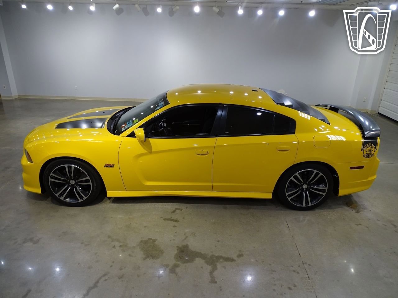 Used 2012 Dodge Charger SRT8 Super Bee w/ Driver Convenience Group II RWD image 6