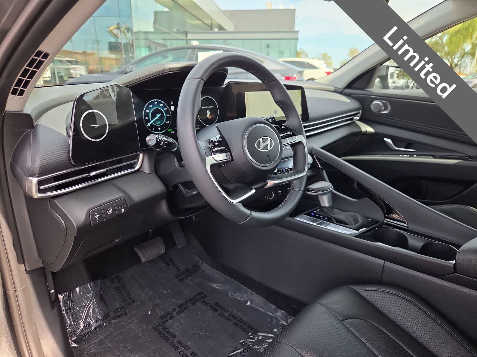 Used 2025 Hyundai Elantra Limited FWD image 10
