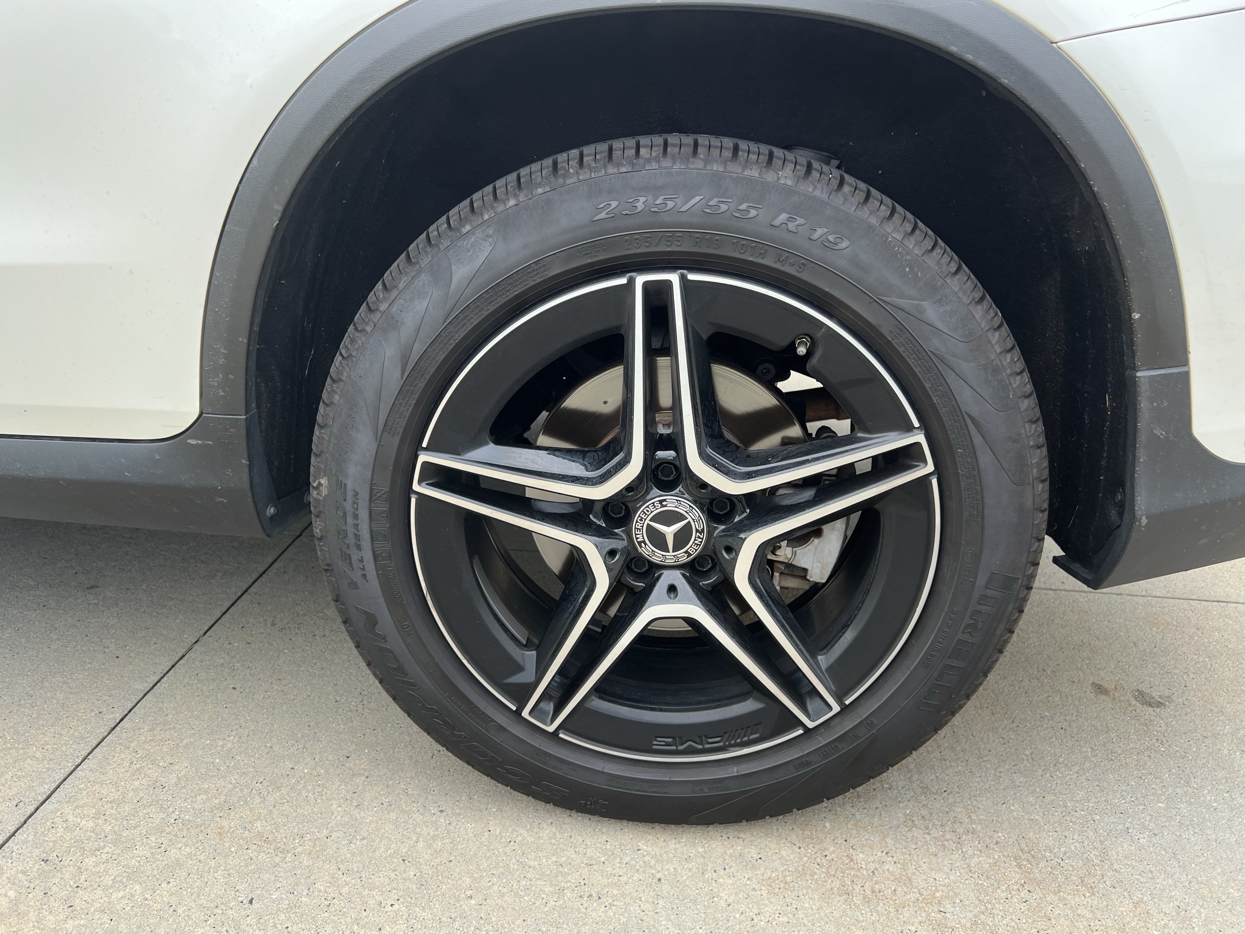 Used 2020 Mercedes-Benz GLC 300 4MATIC w/ AMG Line image 13