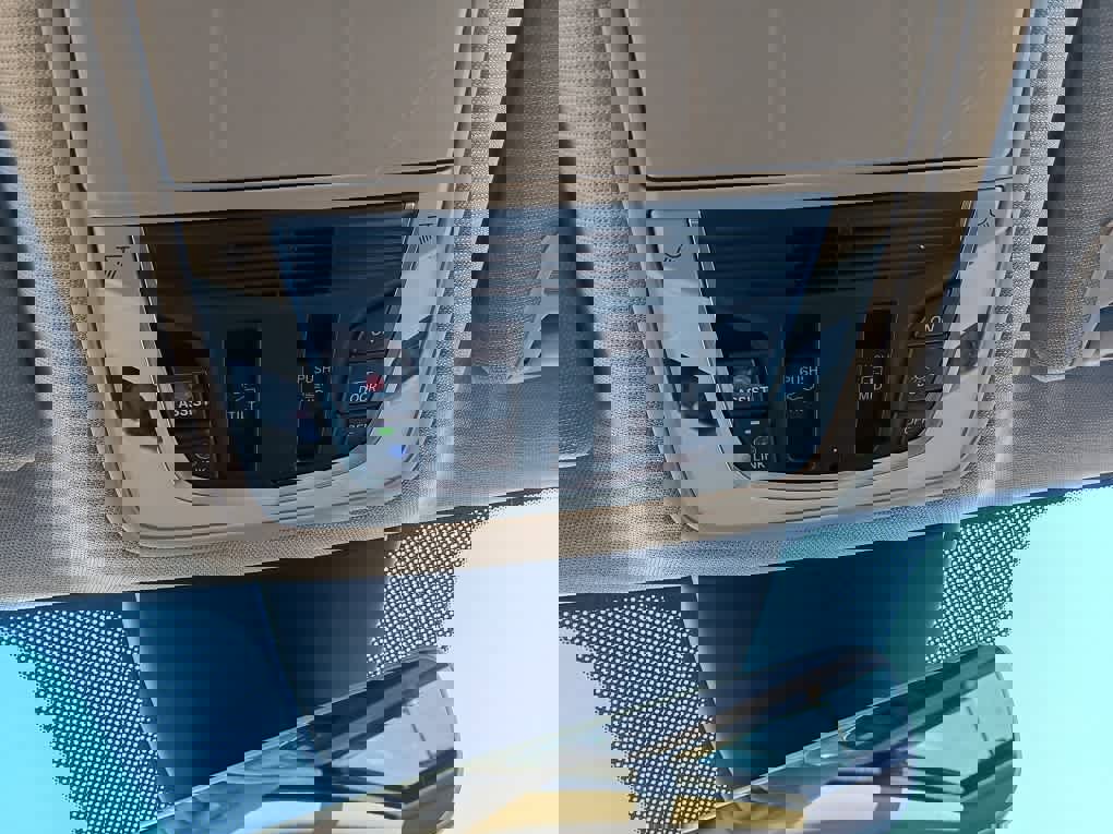 Used 2023 Acura MDX SH-AWD w/ Technology Package image 39