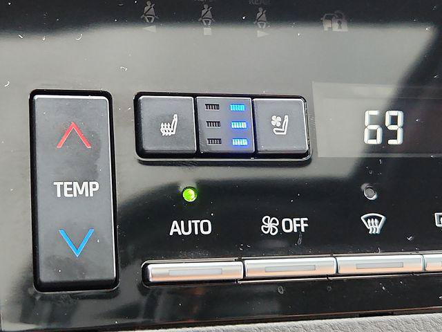 Certified 2022 Toyota Avalon Limited w/ Advanced Safety Package FWD image 27