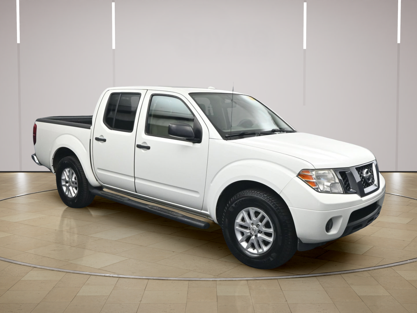 Used 2014 Nissan Frontier SV RWD image 1