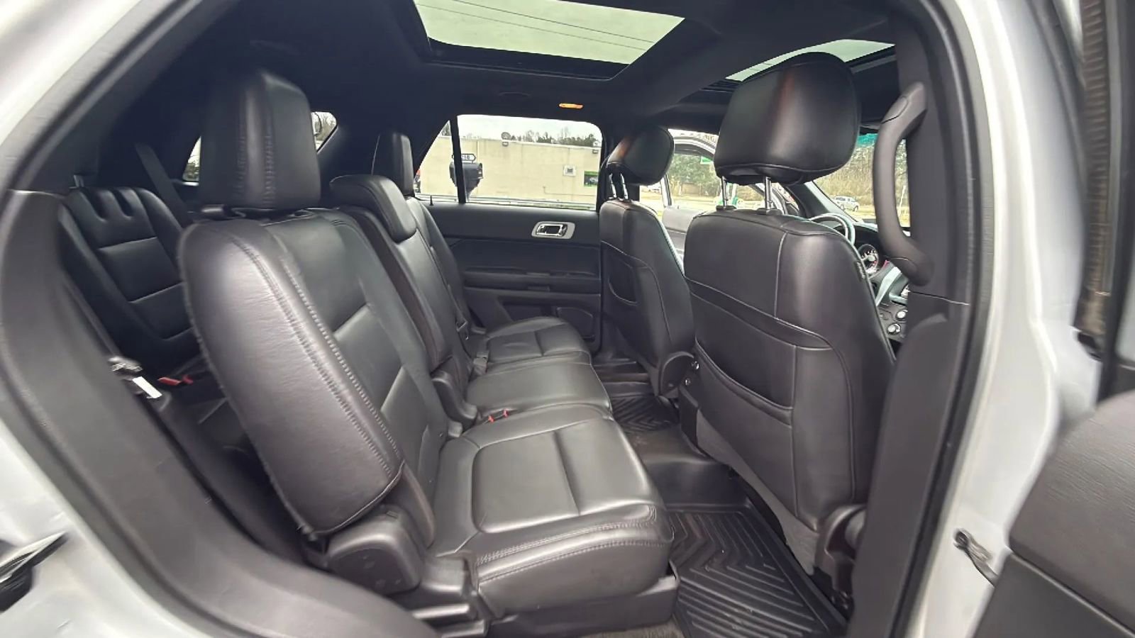 Used 2015 Ford Explorer XLT w/ Equipment Group 202A image 41