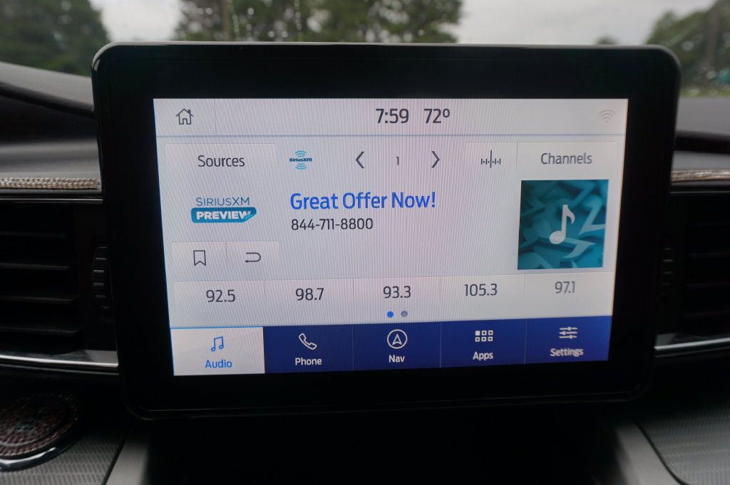 Used 2021 Ford Explorer XLT w/ Equipment Group 202A RWD image 11
