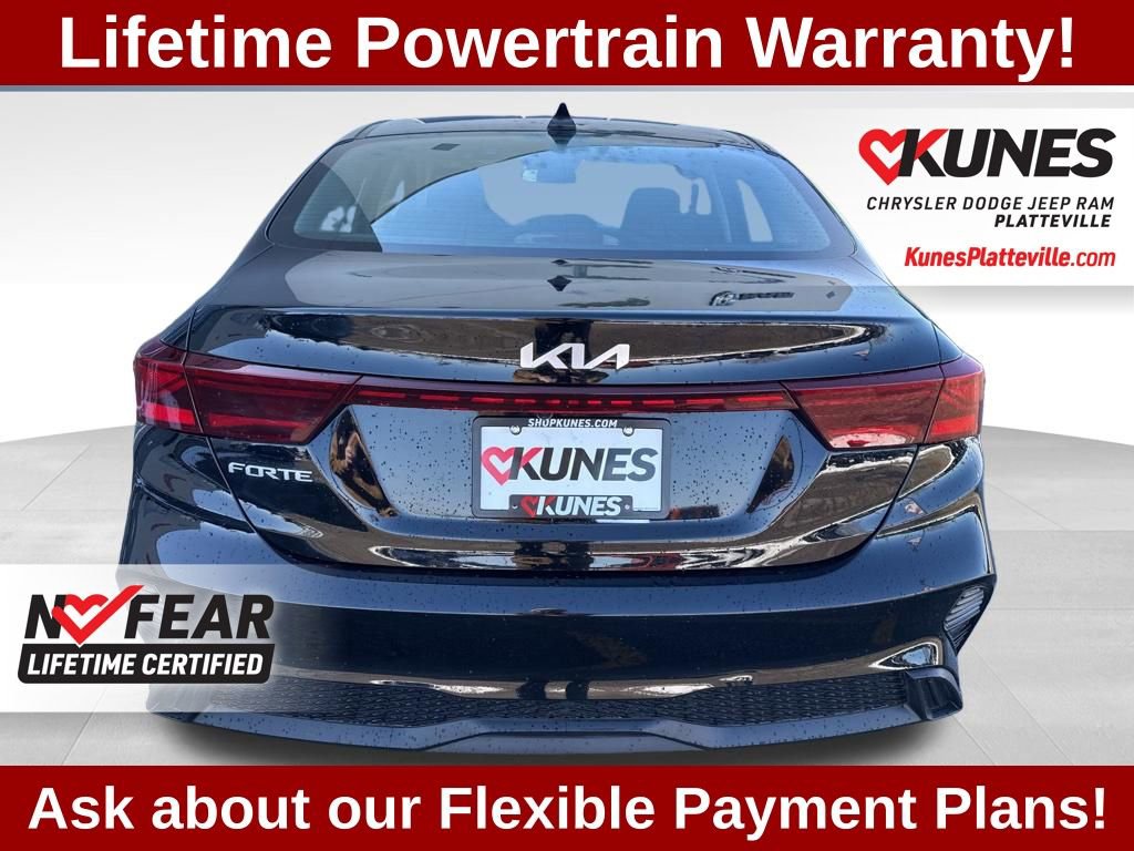 Used 2023 Kia Forte LXS w/ LXS Technology Package FWD image 5