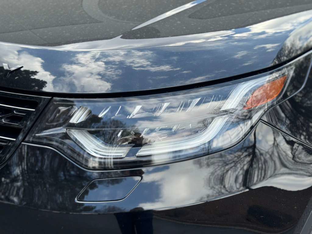 Used 2017 Land Rover Discovery HSE AWD/4WD image 13