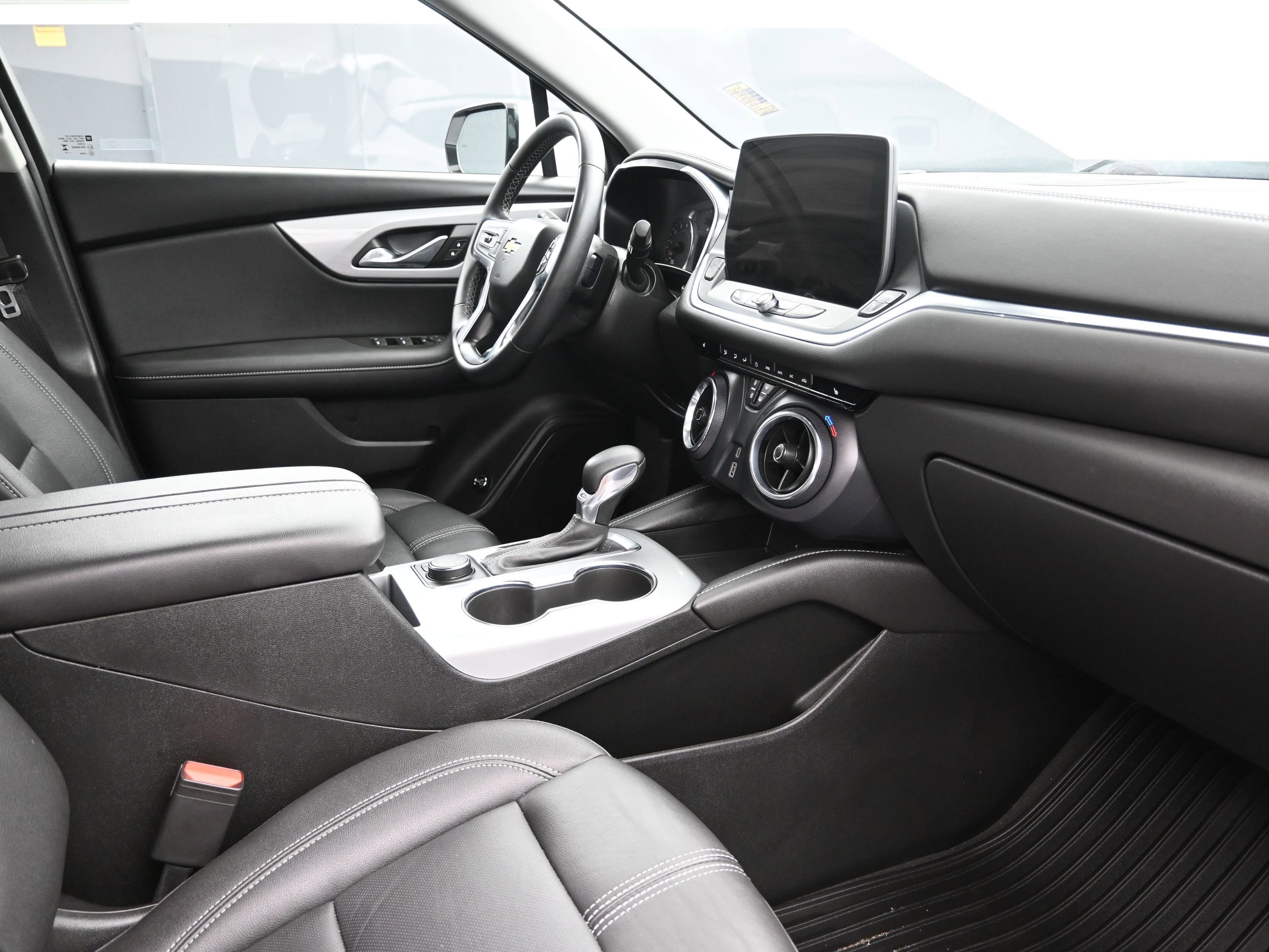 Used 2023 Chevrolet Blazer LT AWD/4WD image 25