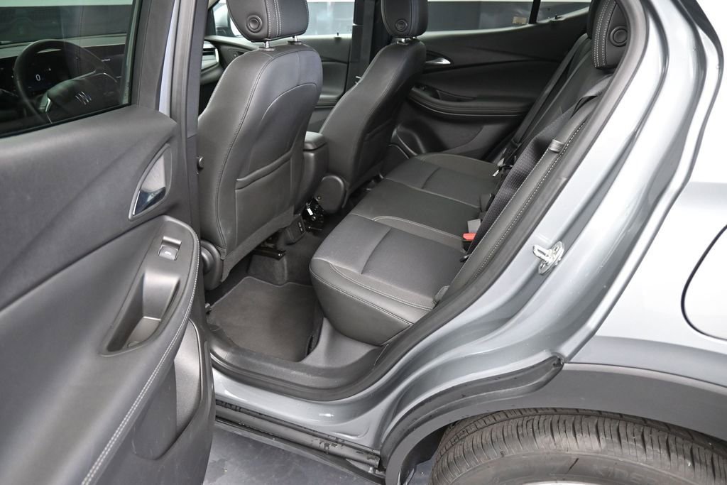 Used 2025 Buick Encore GX Preferred AWD/4WD image 17
