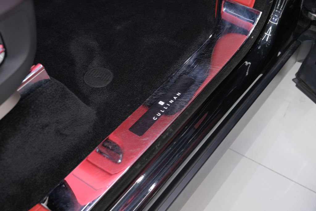 Used 2019 Rolls-Royce Cullinan AWD/4WD image 33