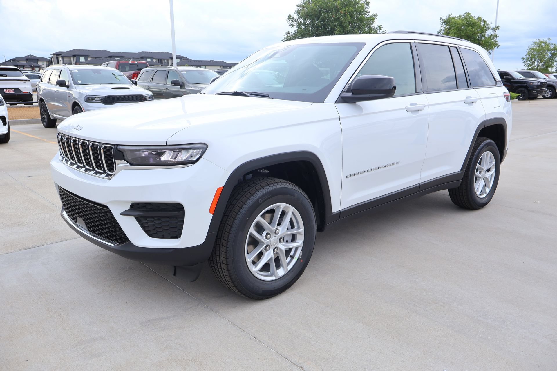 New 2026 Jeep Grand Cherokee Laredo X RWD image 10