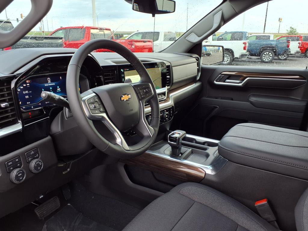 New 2025 Chevrolet Silverado 1500 LT AWD/4WD image 9