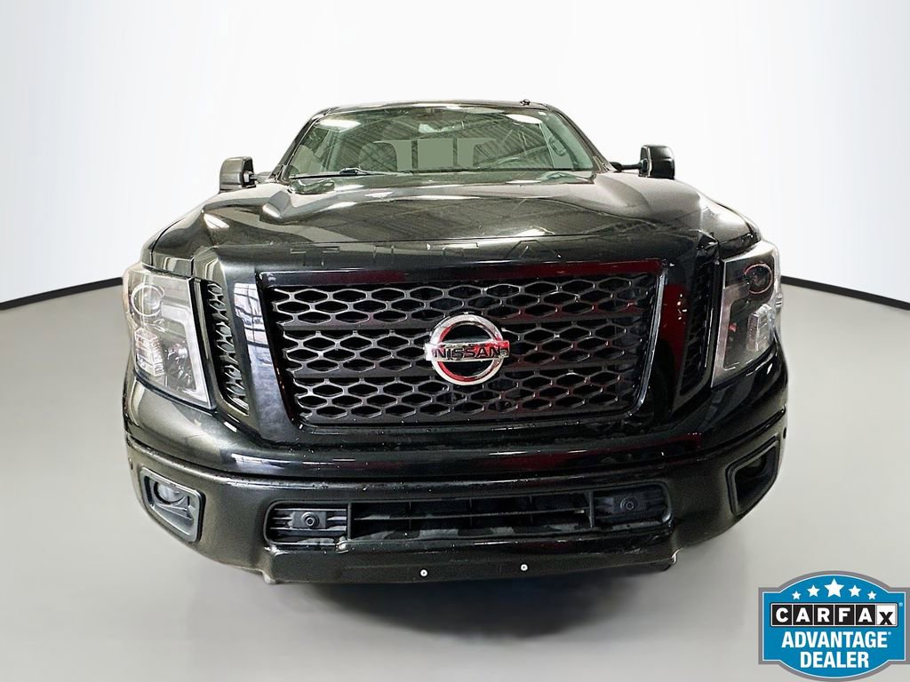 Used 2018 Nissan Titan SV w/ SV Convenience Package AWD/4WD image 3