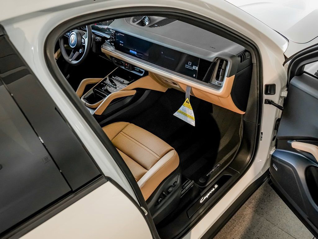 New 2026 Porsche Cayenne S AWD/4WD image 30