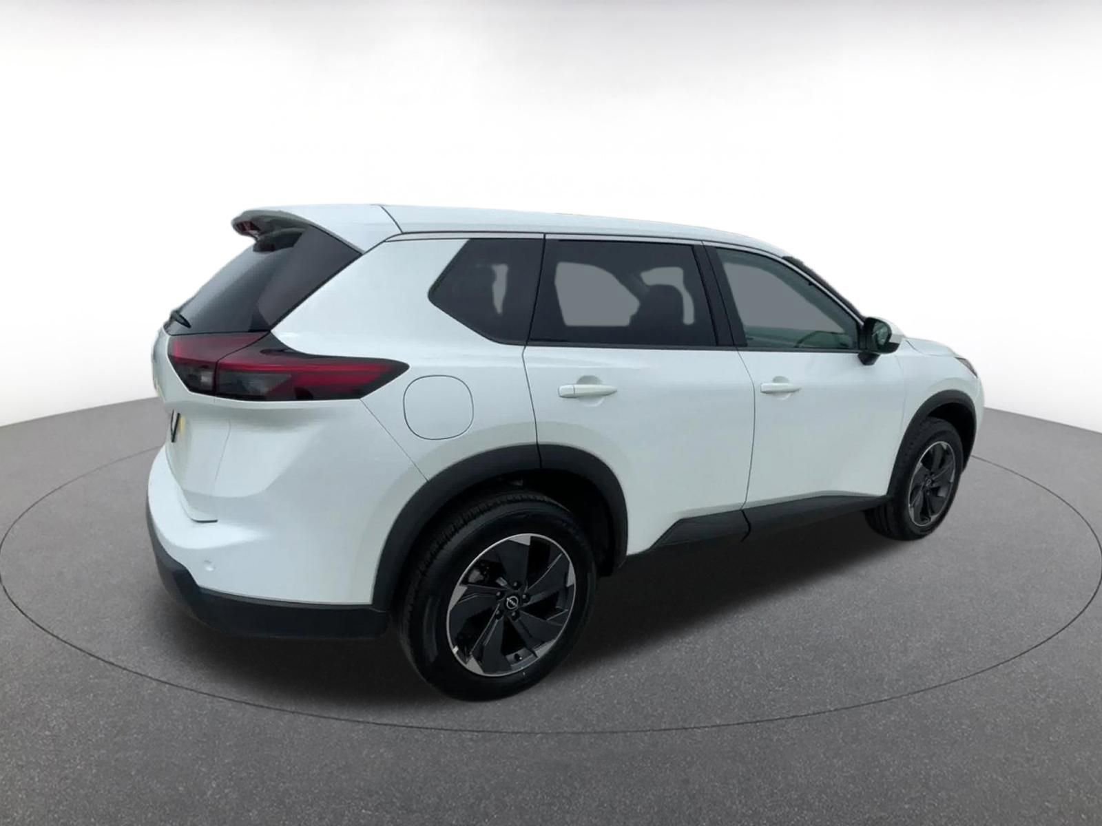 Used 2025 Nissan Rogue SV image 15
