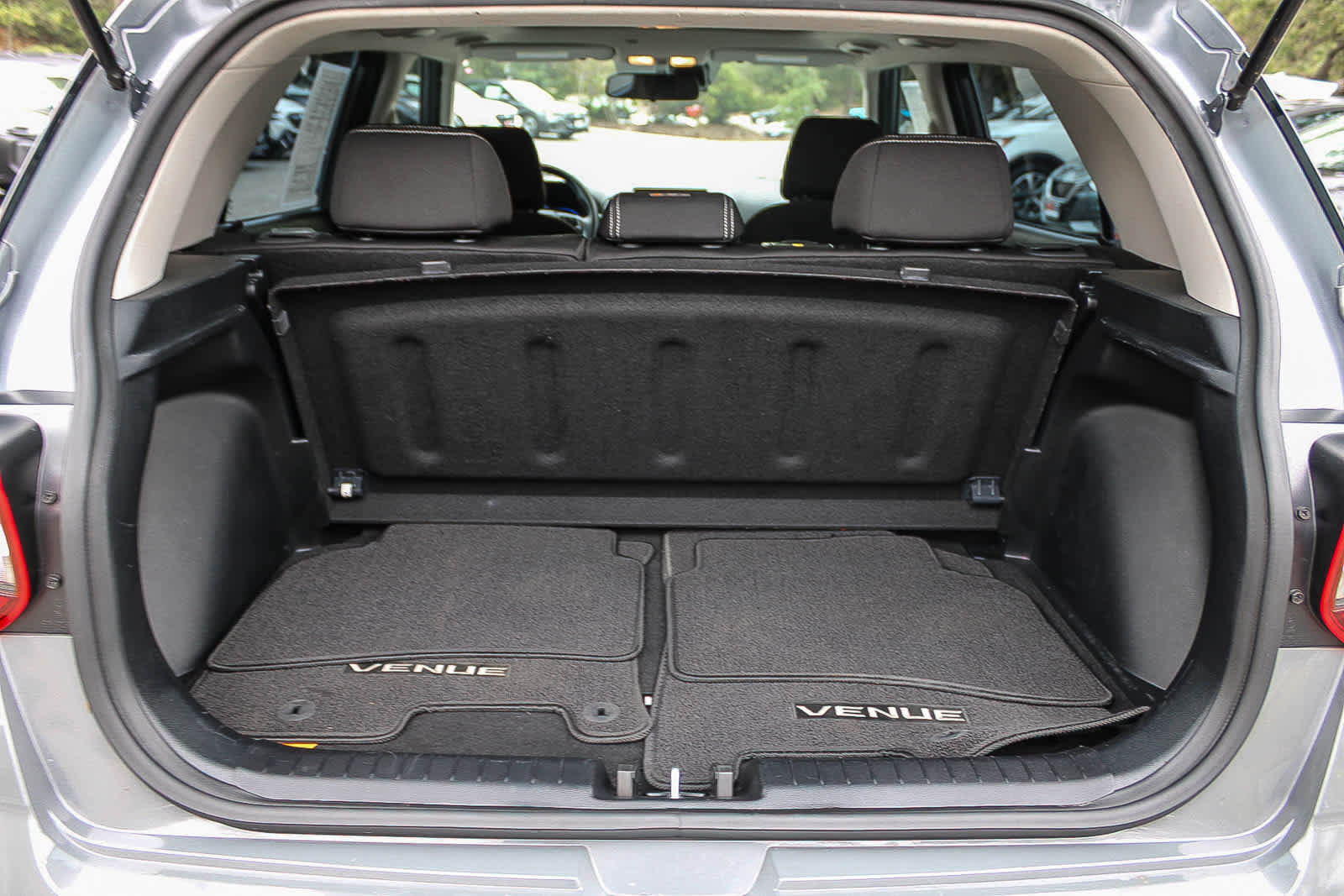 Used 2023 Hyundai Venue SEL FWD image 26