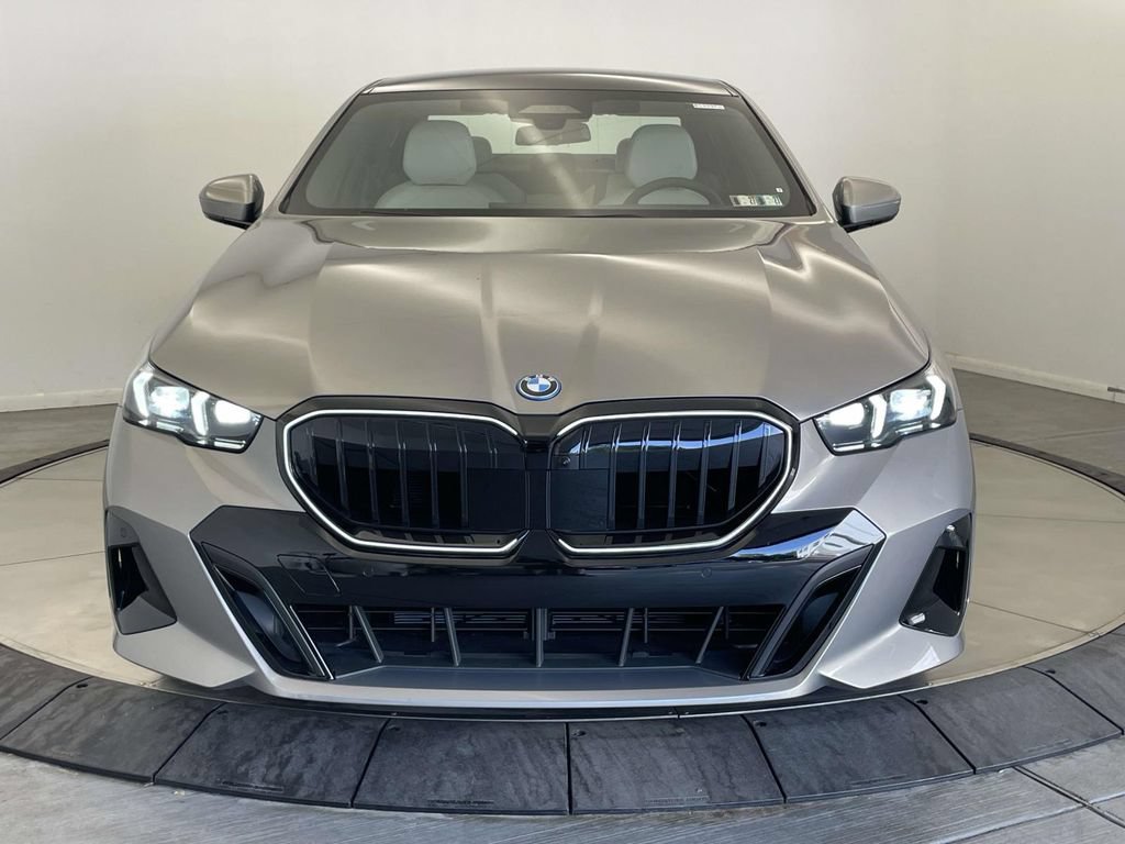 New 2027 BMW 550e xDrive w/ Executive Package AWD/4WD image 8