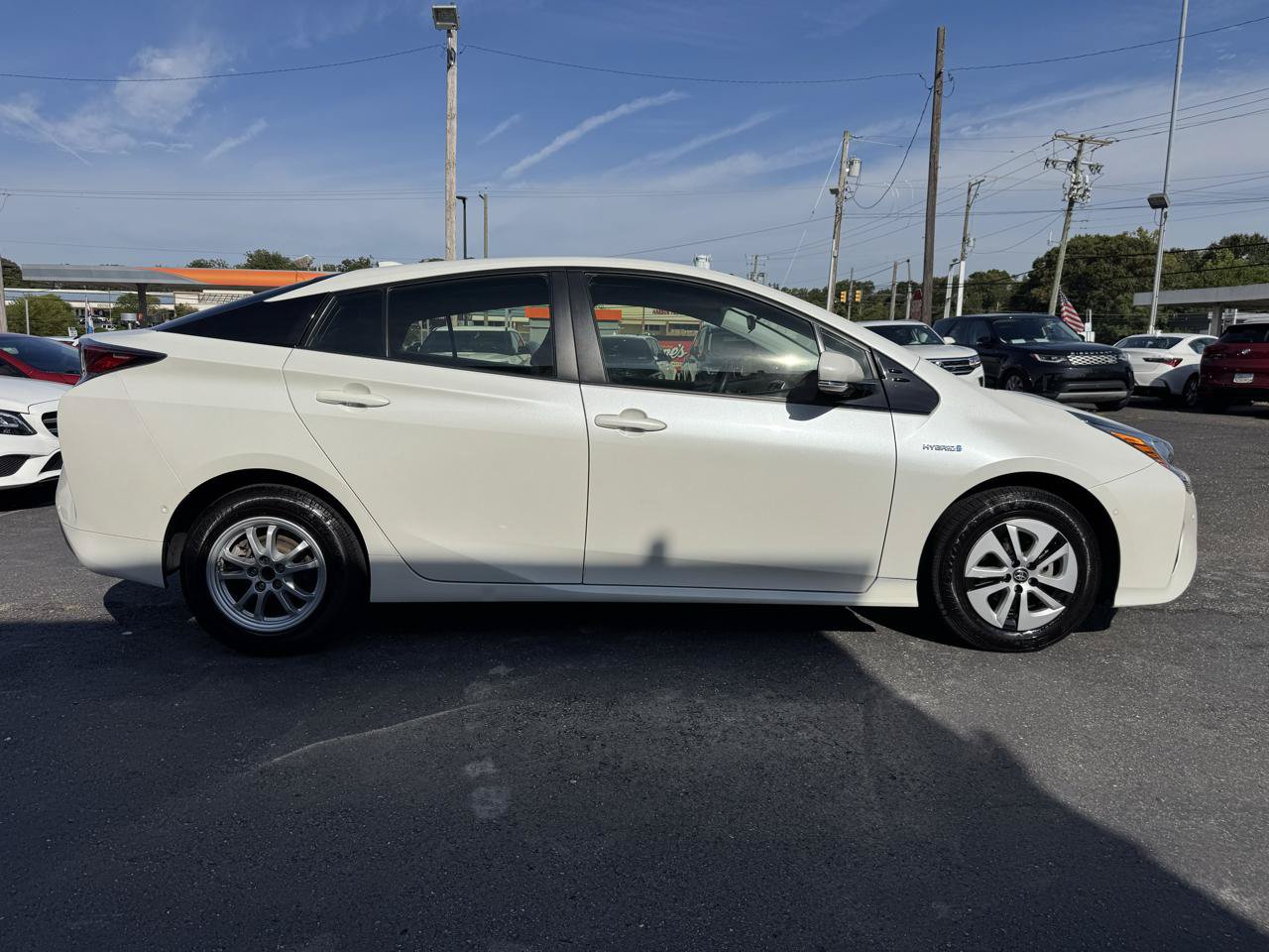 Used 2018 Toyota Prius Two w/ Prius Two Safety Plus Package FWD image 4