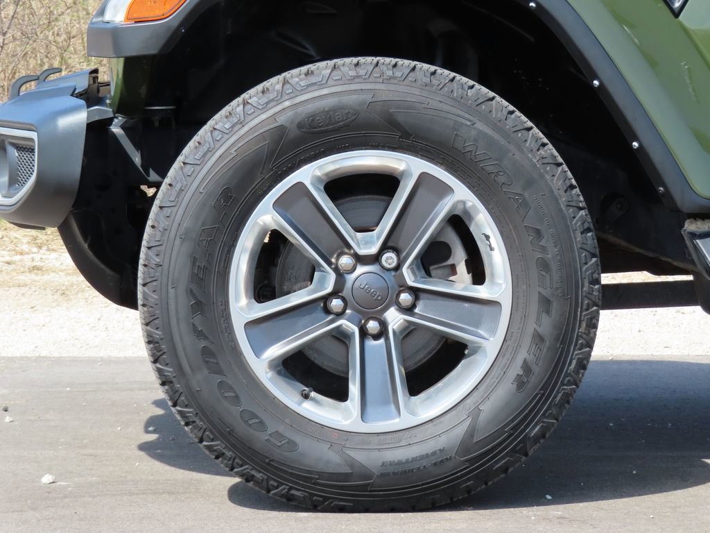 Used 2021 Jeep Wrangler Unlimited Sahara w/ Uconnect 4C Nav & Sound Group image 11