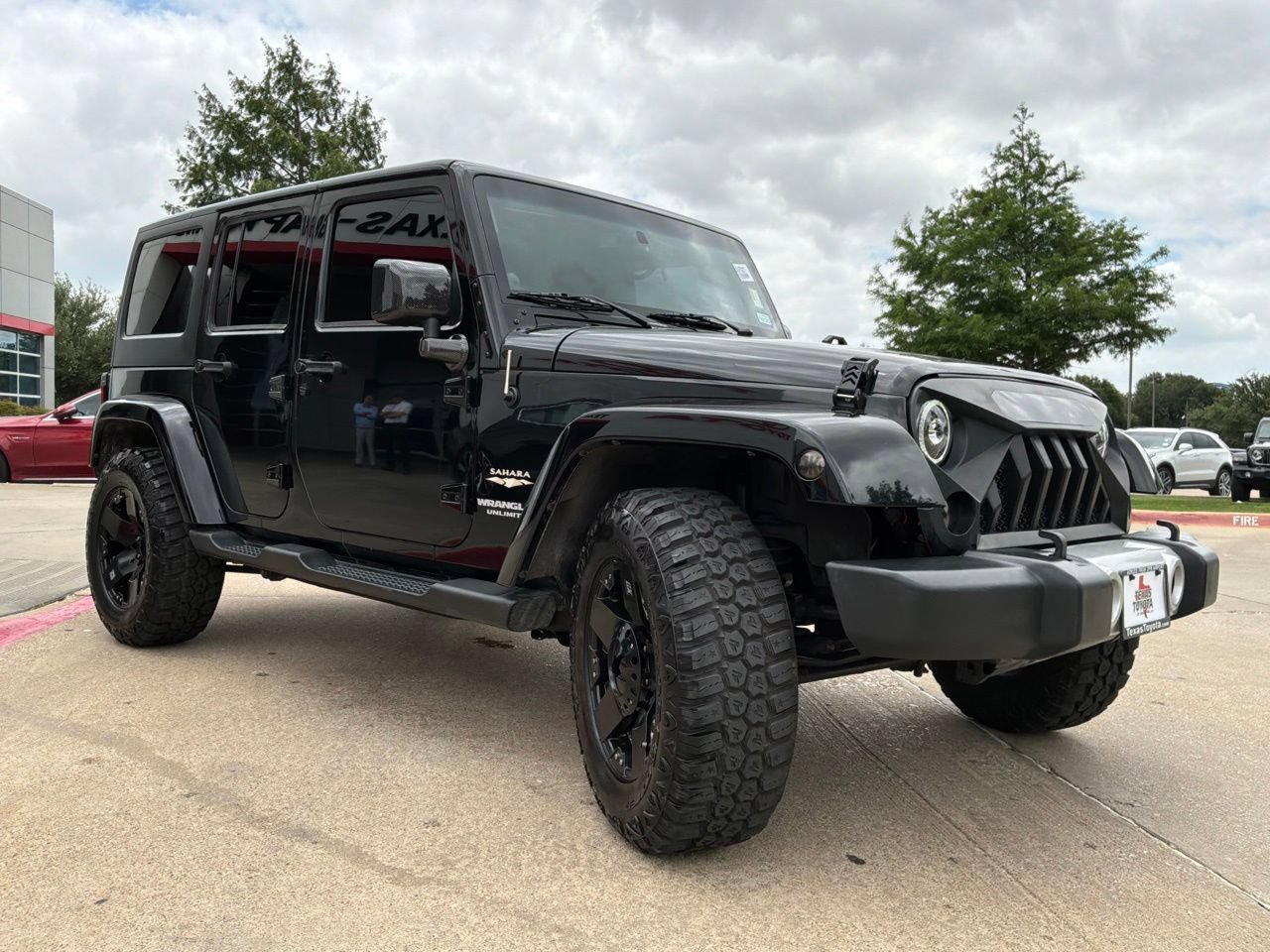 Used 2013 Jeep Wrangler Unlimited Sahara AWD/4WD image 4