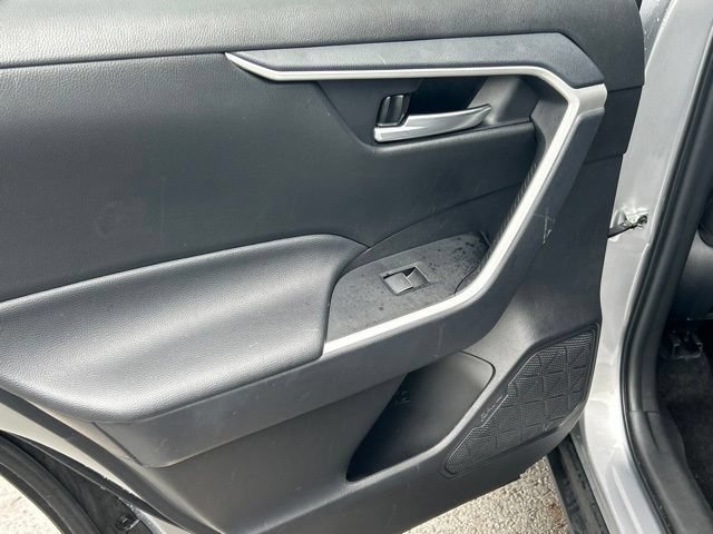 Used 2025 Toyota RAV4 XLE AWD/4WD image 27