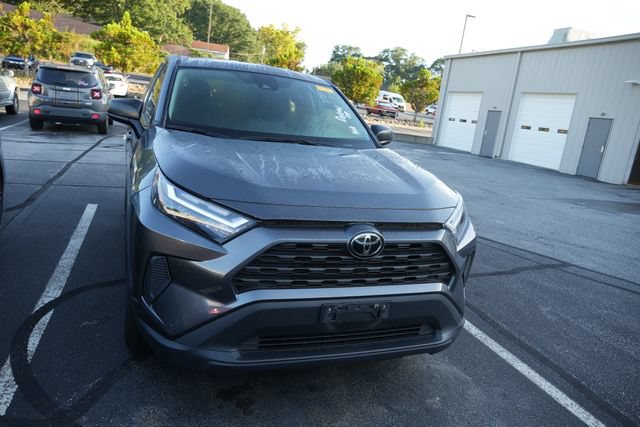 Used 2024 Toyota RAV4 LE AWD/4WD image 2