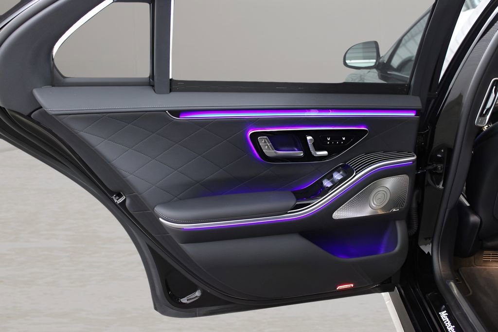 Used 2025 Mercedes-Benz S 580 4MATIC Sedan image 12