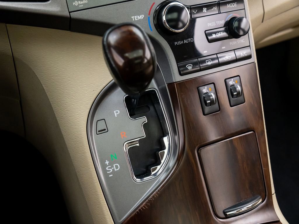 Used 2013 Toyota Venza XLE image 22