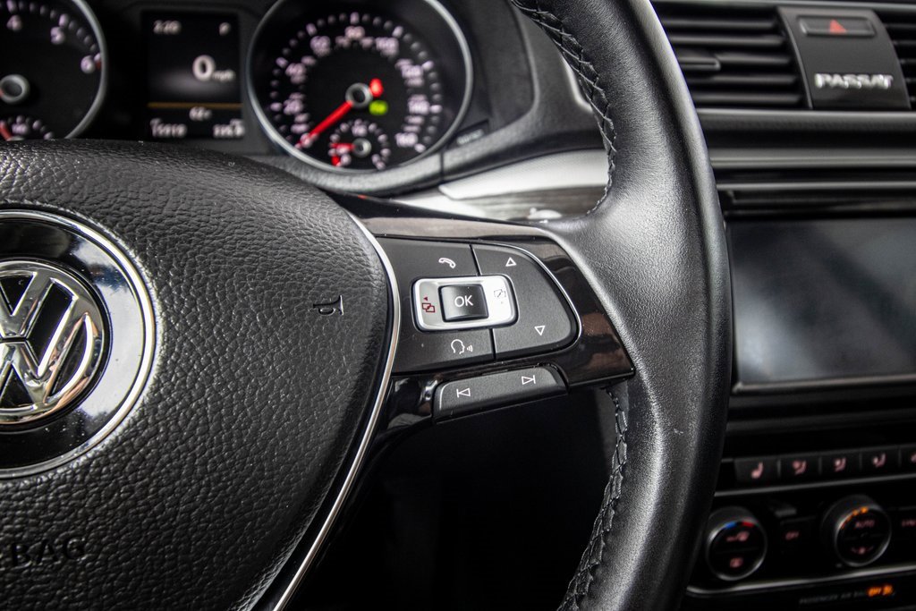Used 2018 Volkswagen Passat 2.0T SE image 32