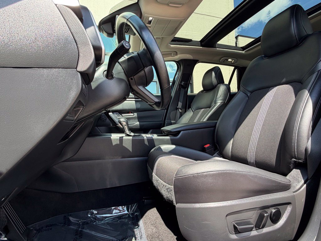 Used 2025 MAZDA CX-50 AWD 2.5 S w/ Premium Package image 11