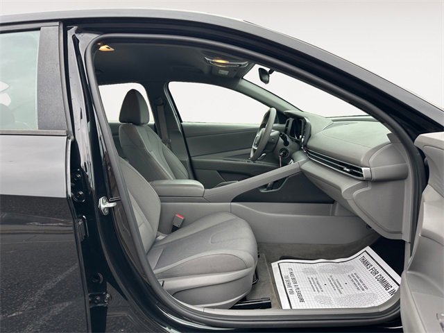 Used 2021 Hyundai Elantra SE image 15