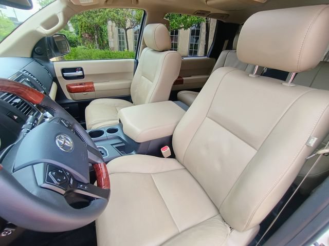 Used 2018 Toyota Sequoia Platinum AWD/4WD image 28
