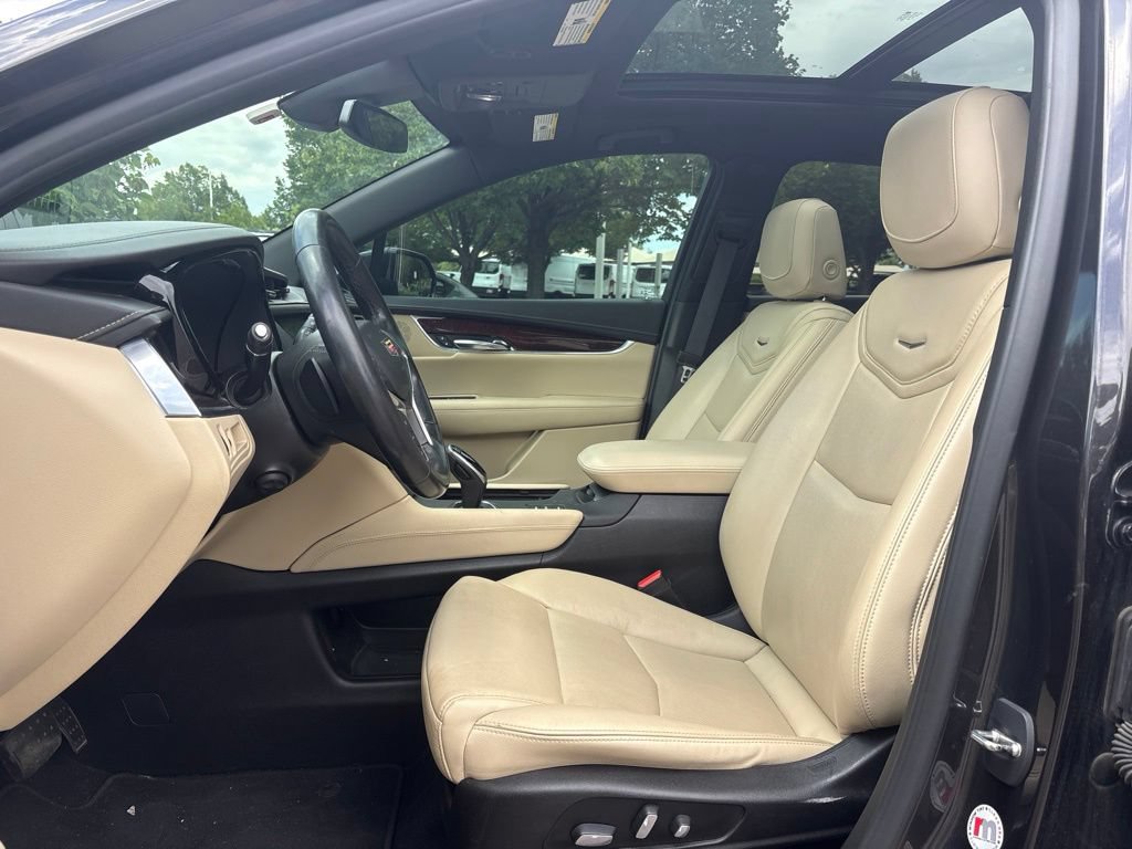 Used 2019 Cadillac XT5 Premium Luxury w/ Driver Assist Package AWD/4WD image 12
