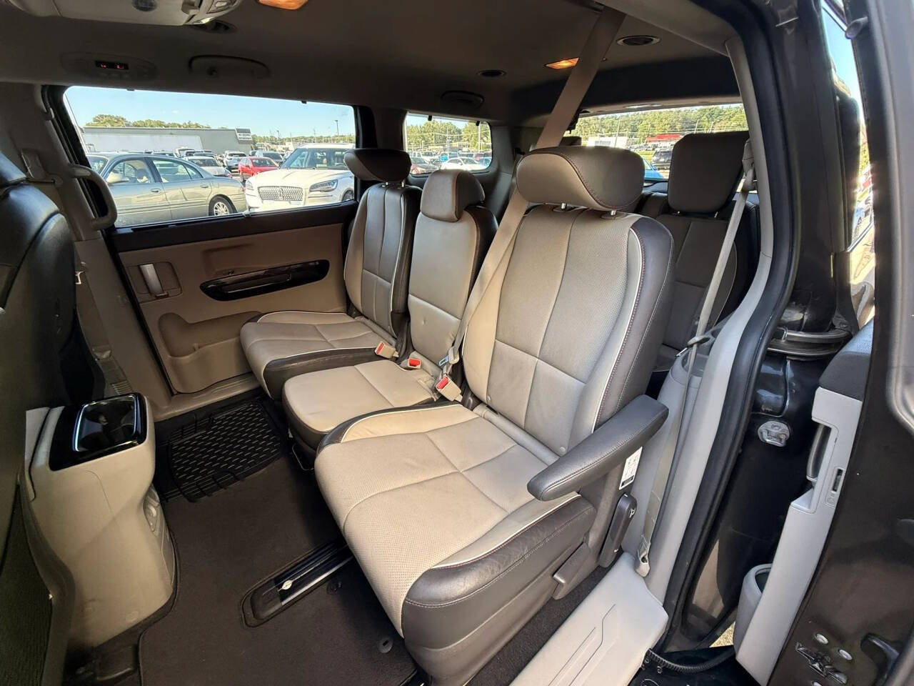 Used 2018 Kia Sedona SX FWD image 24