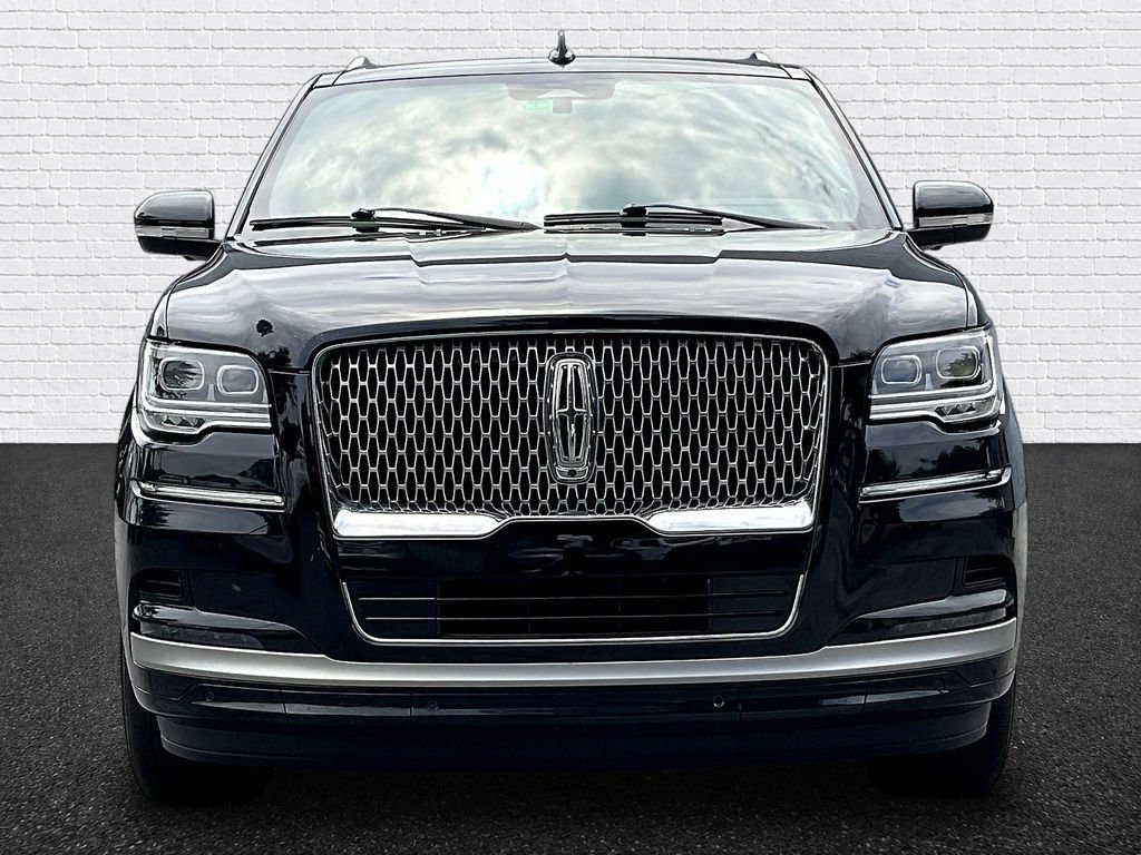 Used 2023 Lincoln Navigator Reserve RWD image 2