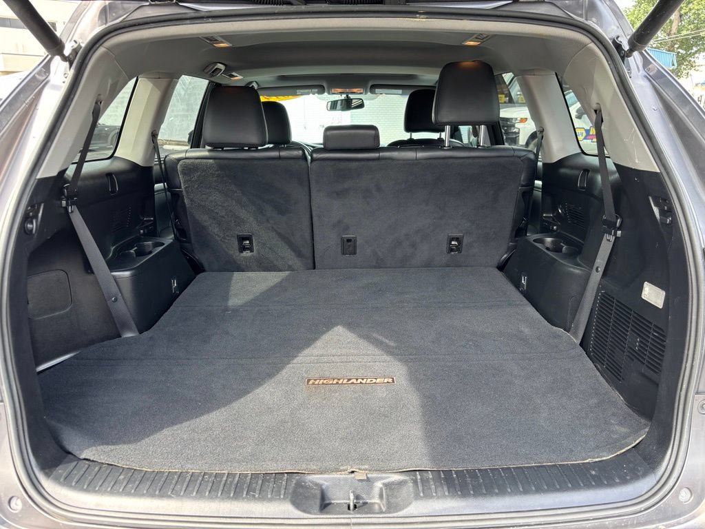 Used 2014 Toyota Highlander XLE FWD image 10