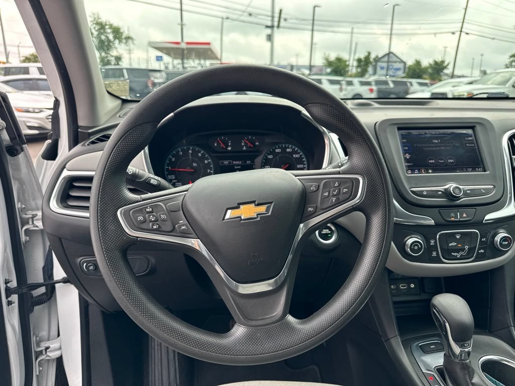Used 2022 Chevrolet Equinox LS AWD/4WD image 13