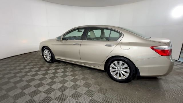 Used 2015 Honda Accord EX image 9