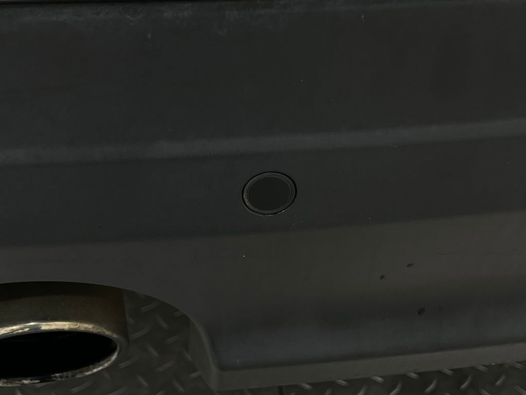 Used 2020 Jaguar F-PACE Premium image 13