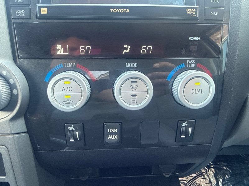 Used 2013 Toyota Tundra Limited w/ Memory Pkg AWD/4WD image 26