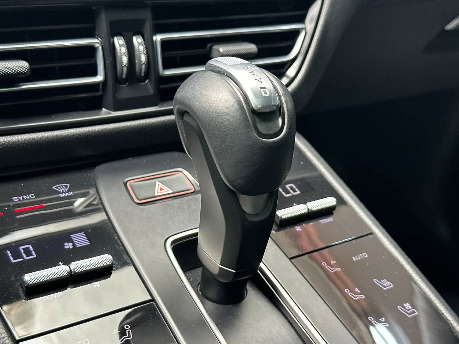 Certified 2024 Porsche Macan S AWD/4WD image 25
